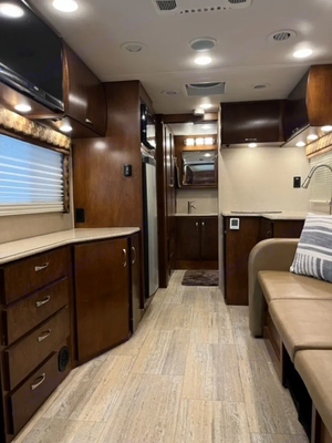 2017 Renegade Villagio 25MBS